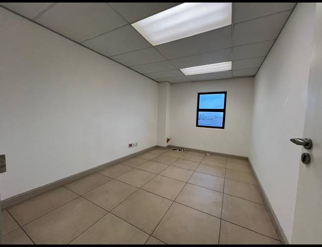 1,798M² WAREHOUSE TO LET IN STRIJDOMPARK
